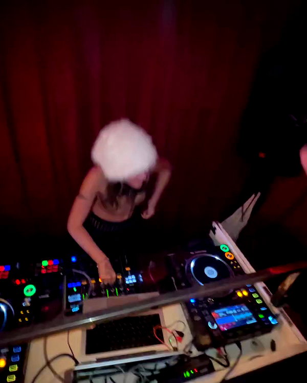 vicdeangelis archive video preview