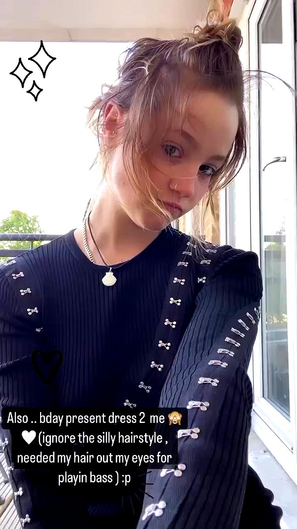_femalien archive video preview