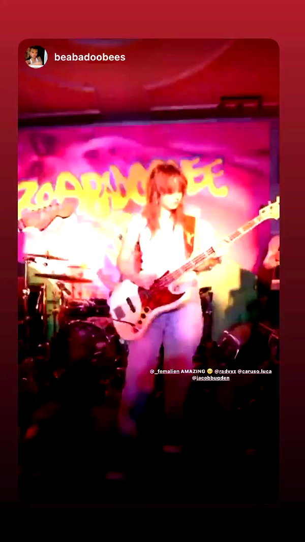 _femalien archive video preview