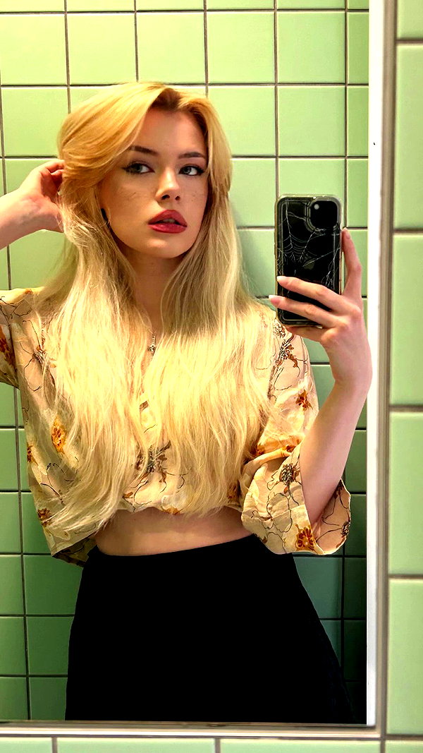 anika_braun__ archive video preview