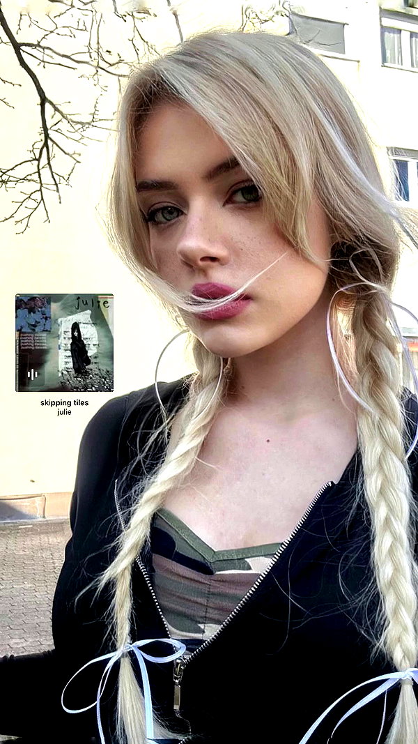 anika_braun__ archive video preview