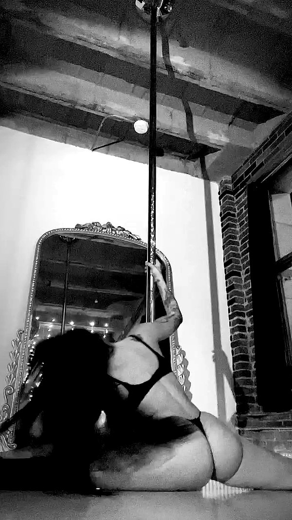 vanessa.julienne archive video preview