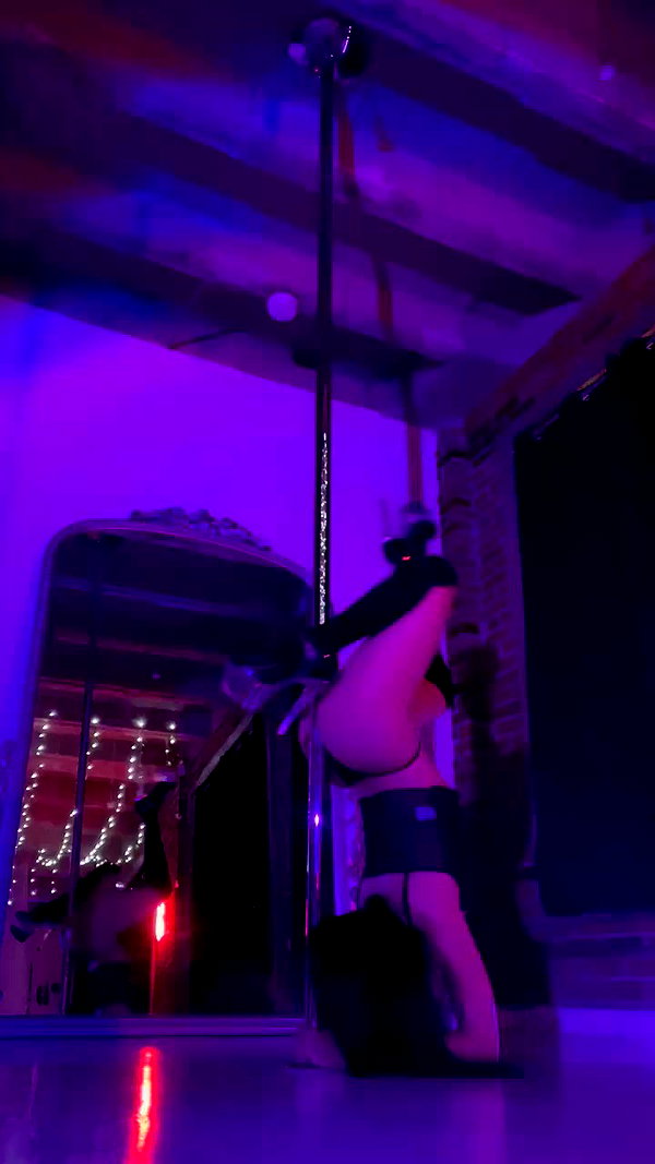 vanessa.julienne archive video preview