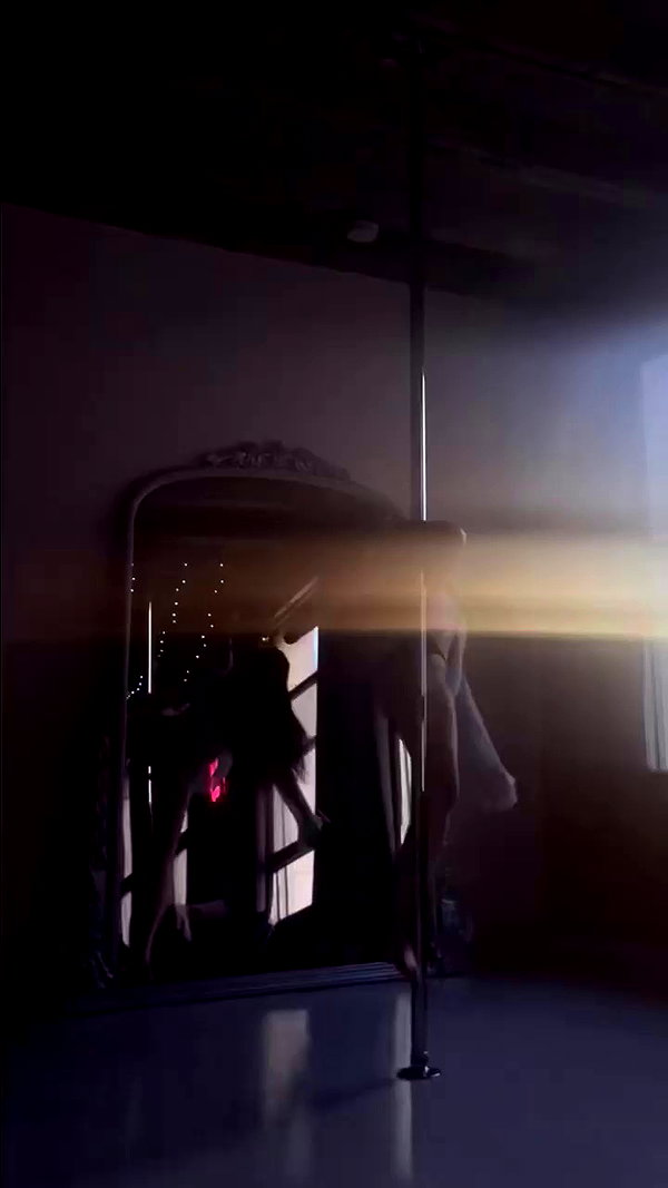 vanessa.julienne archive video preview