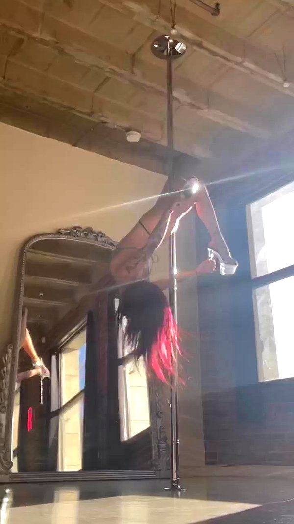 vanessa.julienne archive video preview