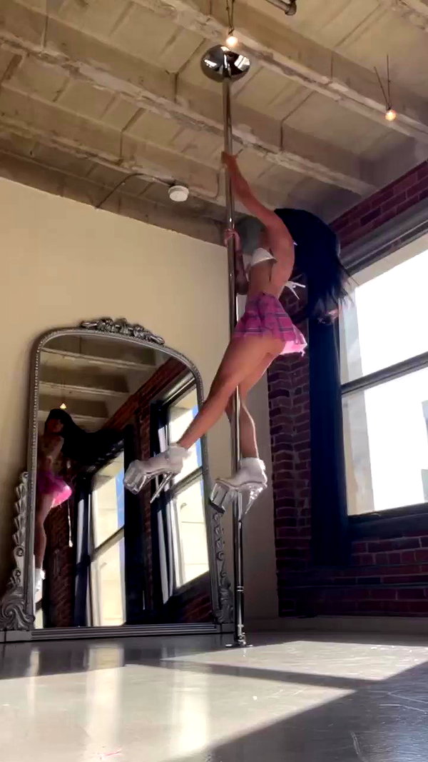 vanessa.julienne archive video preview
