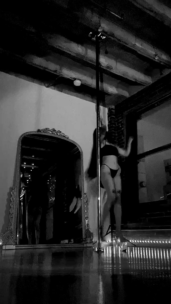 vanessa.julienne archive video preview