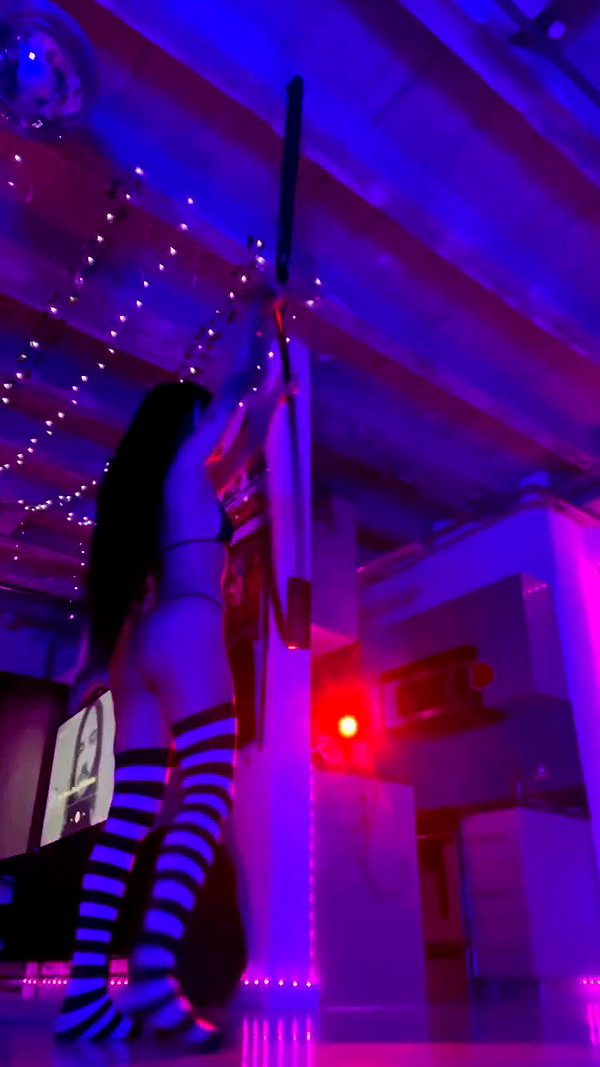 vanessa.julienne archive video preview