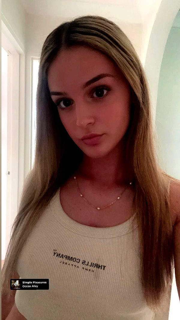 alyssasreynolds archive video preview