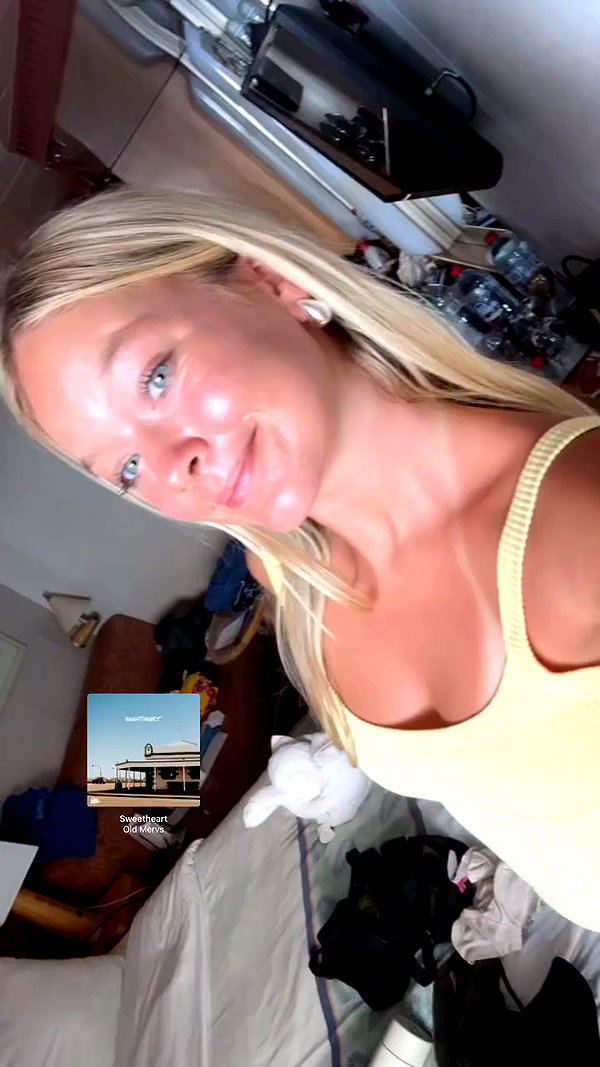 rhiannonmates archive video preview