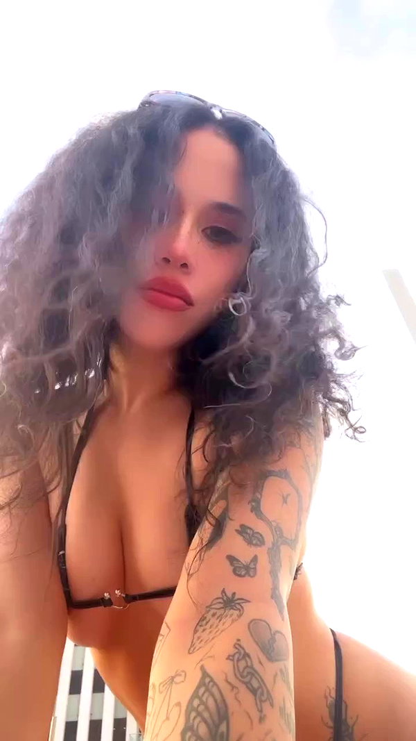 vanessa.julienne archive video preview
