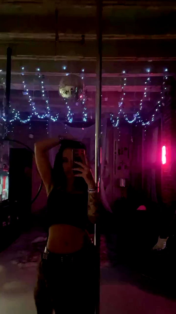 vanessa.julienne archive video preview