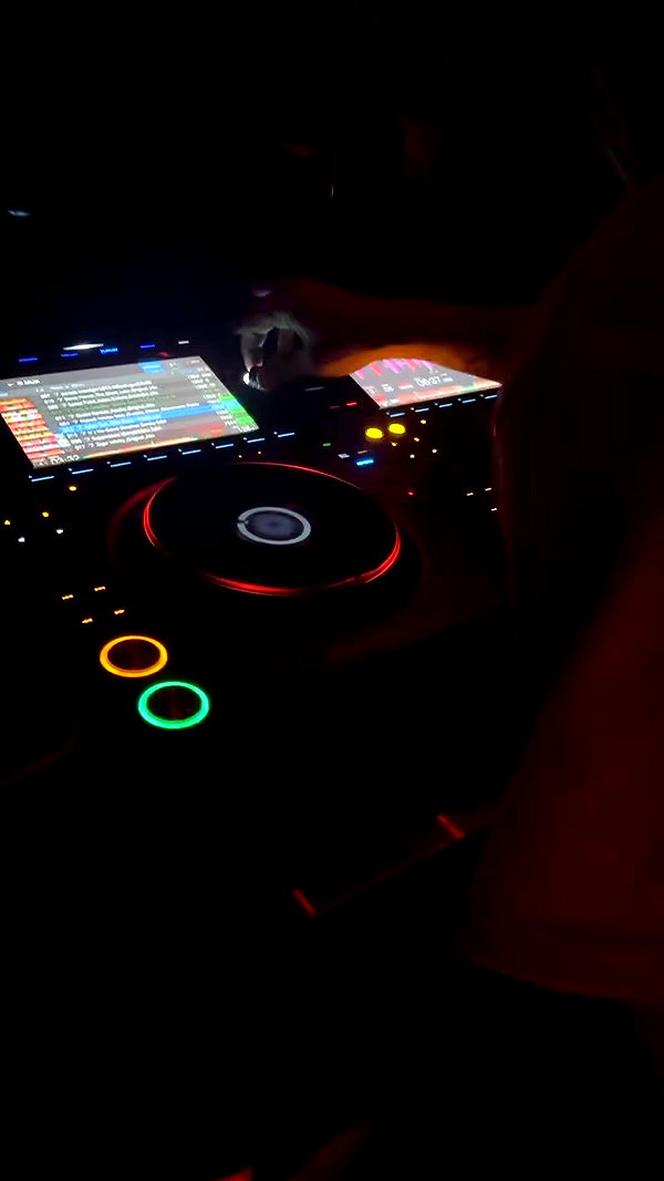 everyonelovessi archive video preview