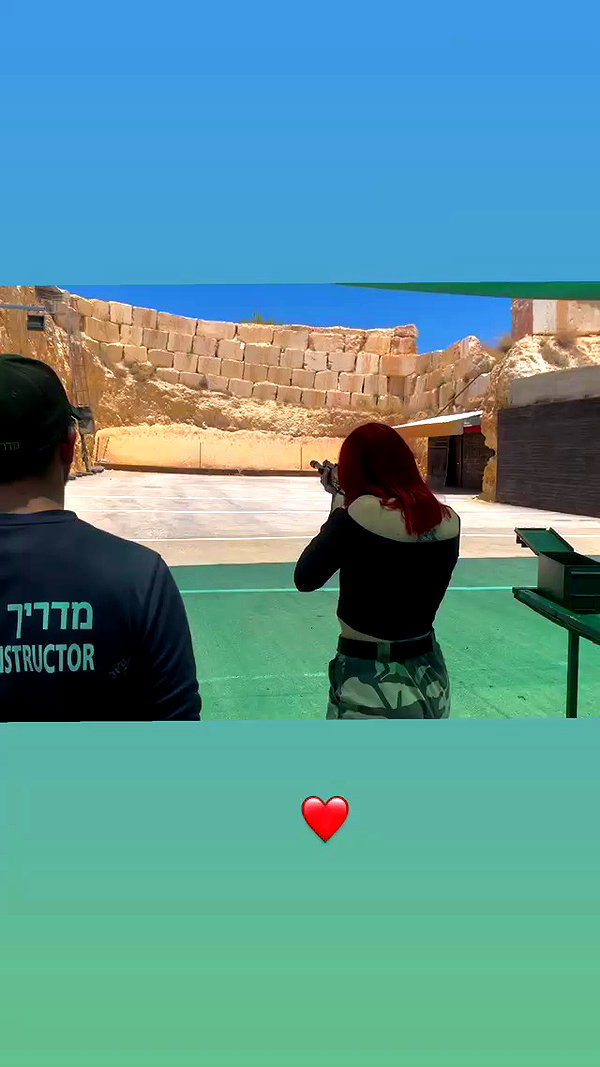 eveliniya archive video preview