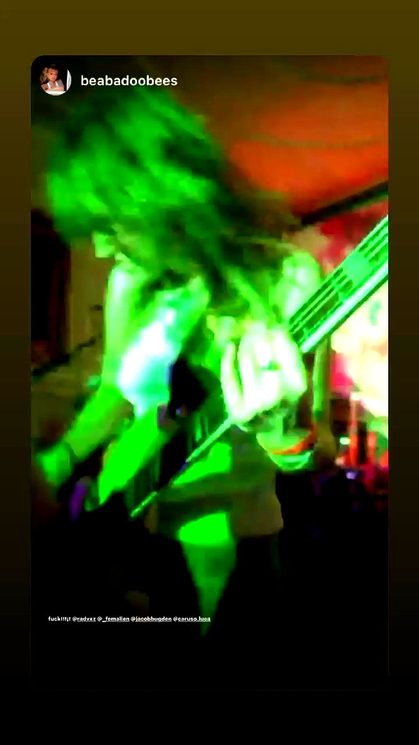 _femalien archive video preview