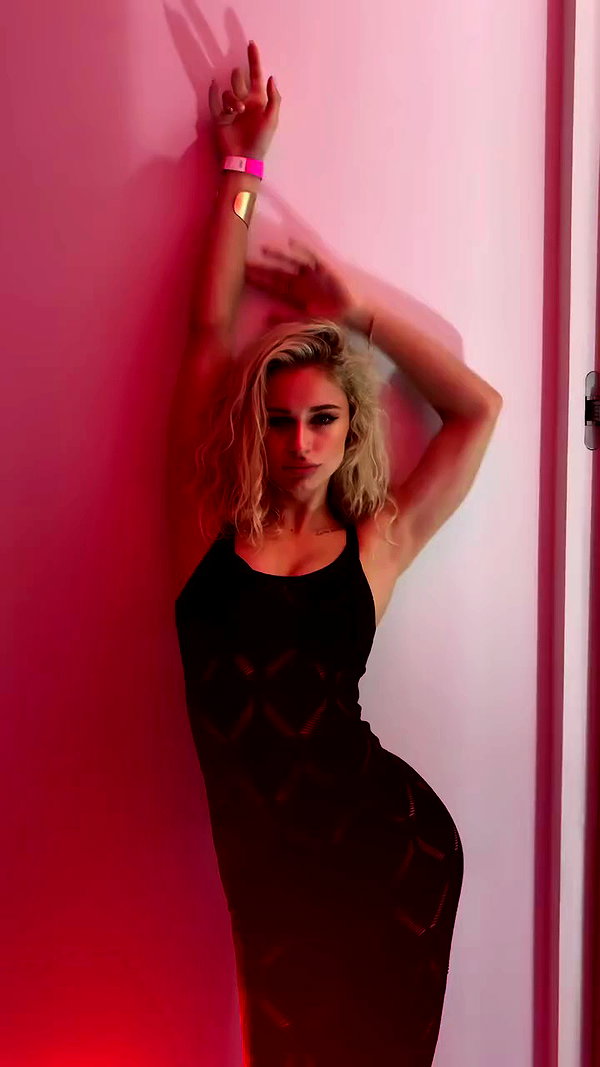 itzjusttavia.xx archive video preview
