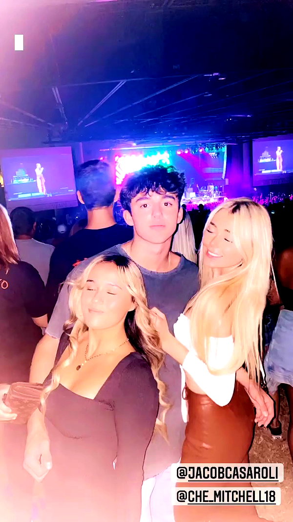 _ashleeevangelinos_ archive video preview