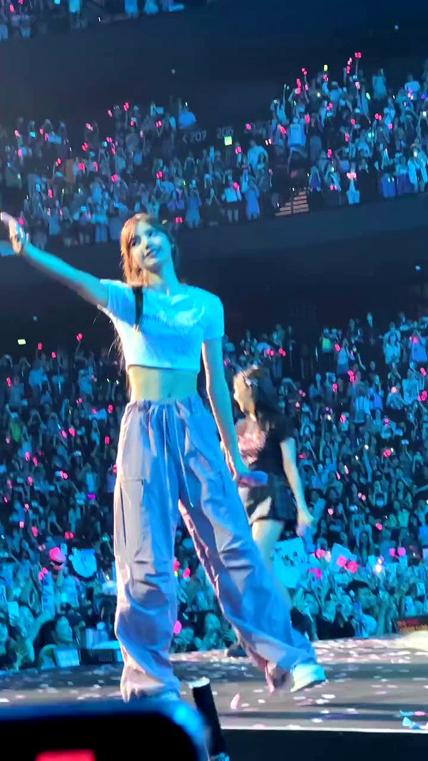 ywwyiiing archive video preview