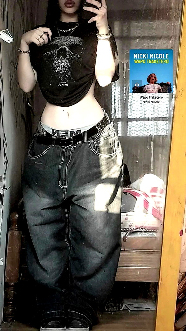 chica.niebla archive video preview