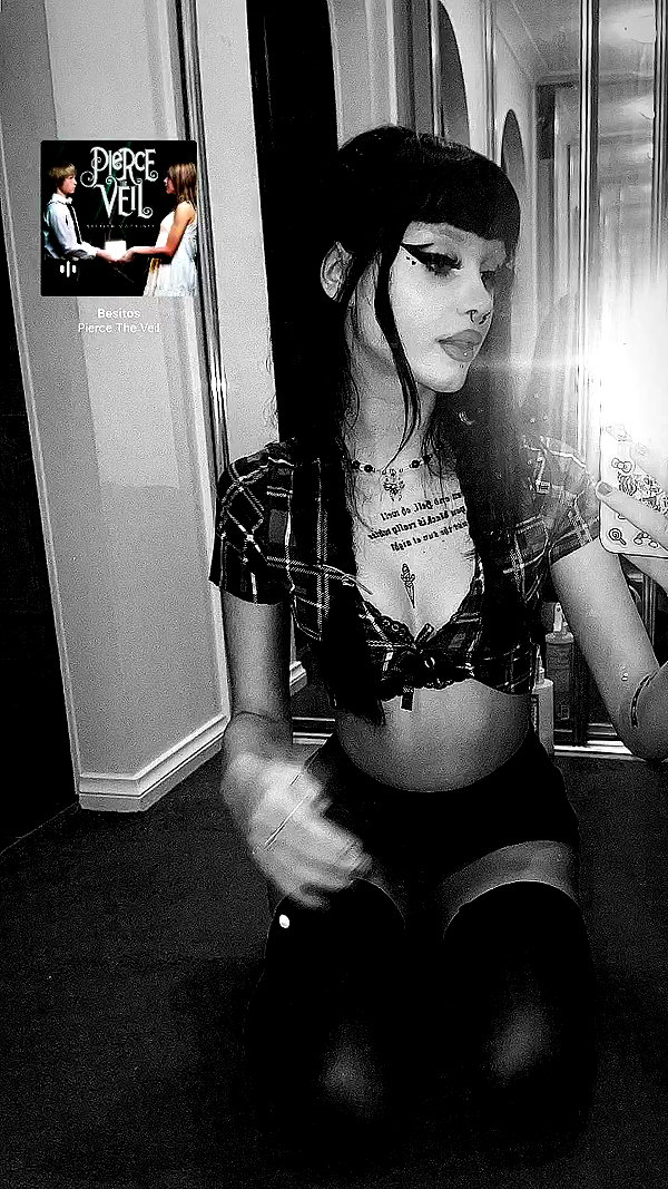 livindeadyaz archive video preview