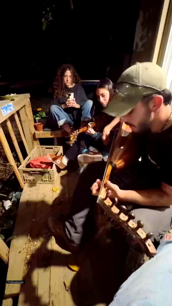 romy_ayalla_lavi archive video preview