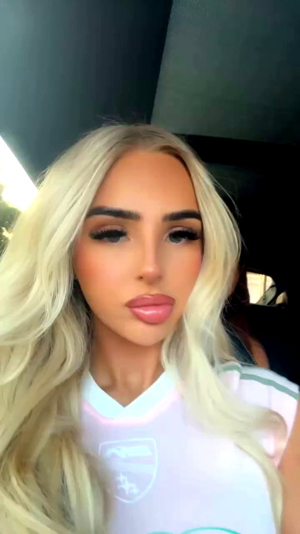 ellie.coldwell archive video preview