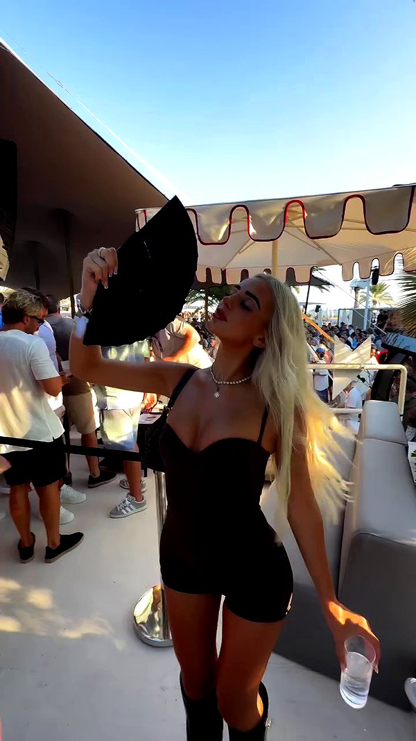 ellie.coldwell archive video preview