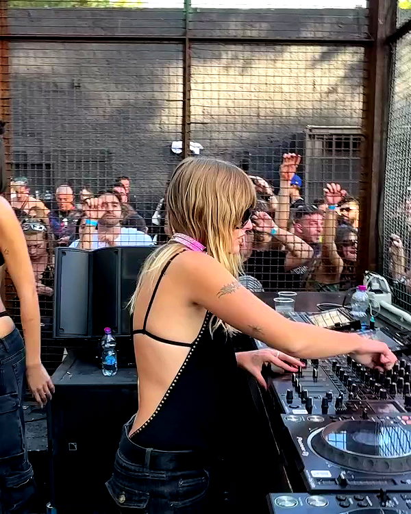 vicdeangelis archive video preview