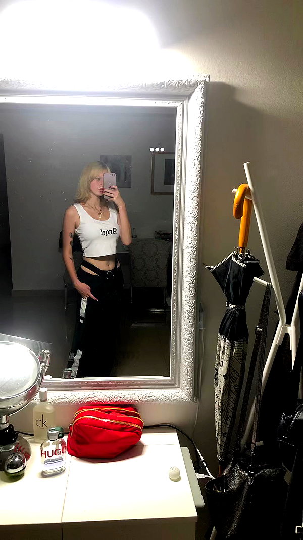 bitch_tattooist_17 archive video preview