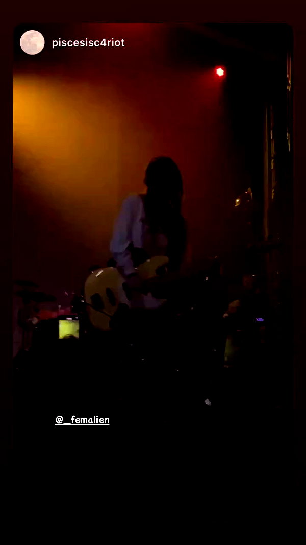 _femalien archive video preview