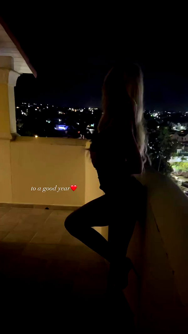 ellie.coldwell archive video preview