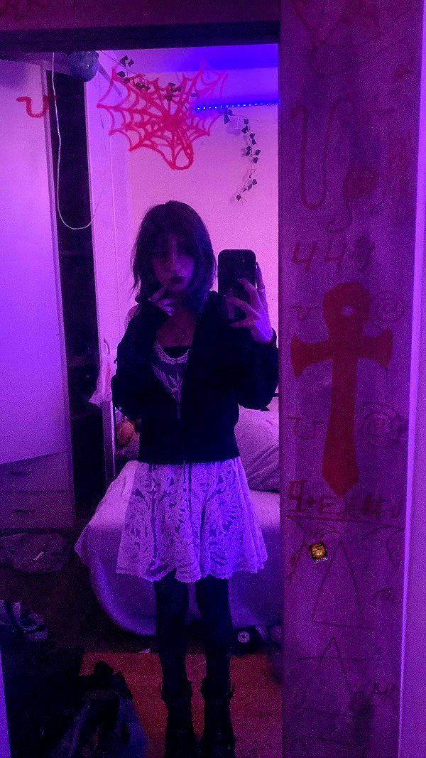 ella_loilta18.4 archive video preview