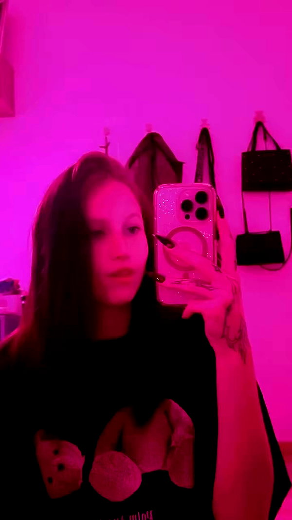 bitch_tattooist_17 archive video preview