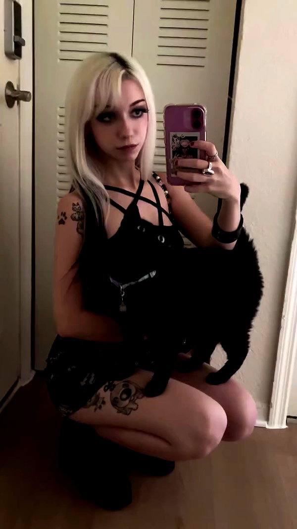 iluvmeww archive video preview