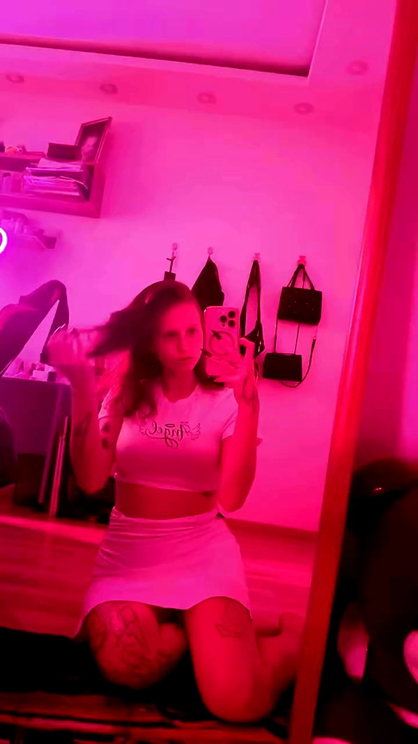 bitch_tattooist_17 archive video preview
