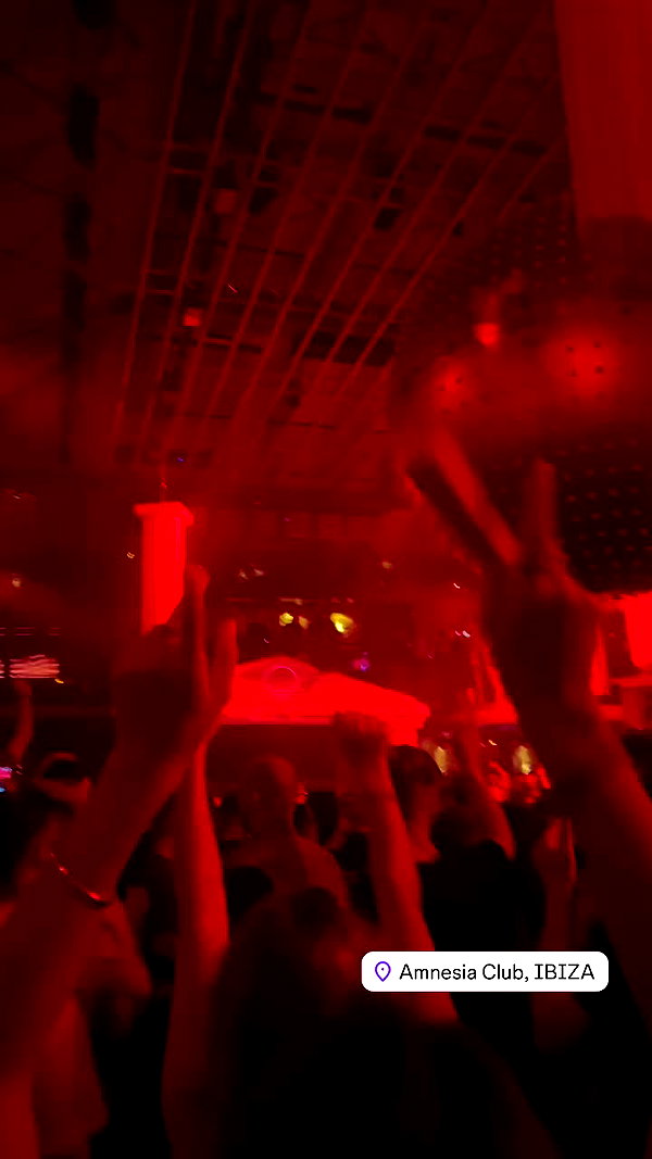 ellauk archive video preview