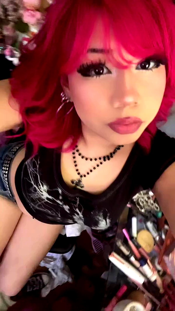 karis.gutz archive video preview