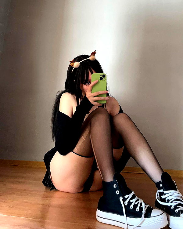 cyberkitty_____ instagram image archive image