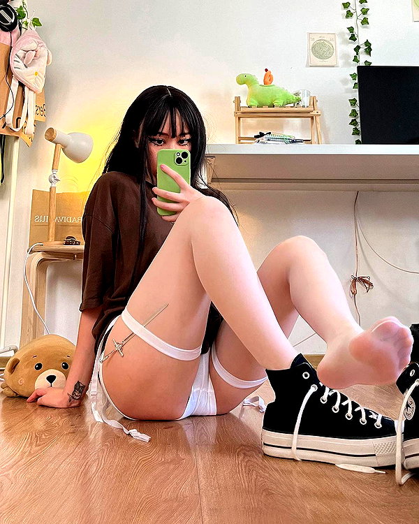 cyberkitty_____ instagram image archive image