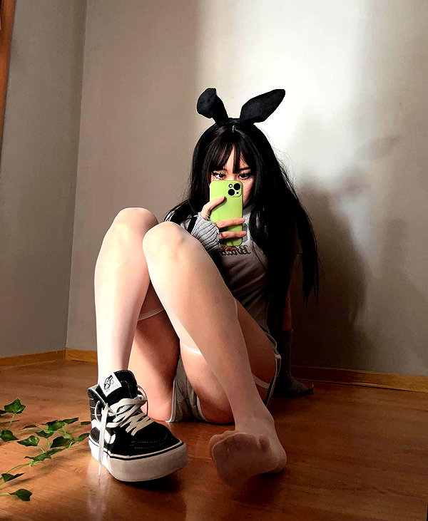cyberkitty_____ instagram image archive image