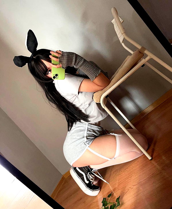 cyberkitty_____ instagram image archive image