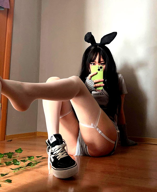 cyberkitty_____ instagram image archive image