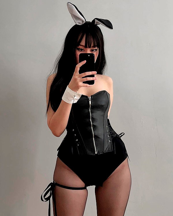 cyberkitty_____ instagram image archive image