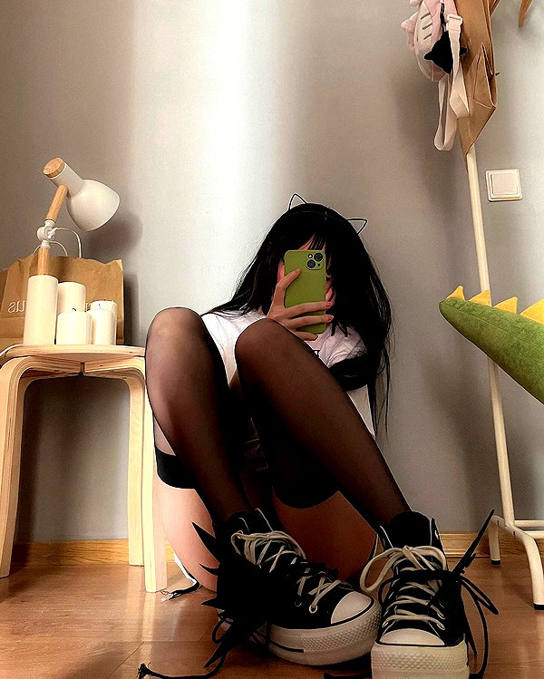 cyberkitty_____ instagram image archive image