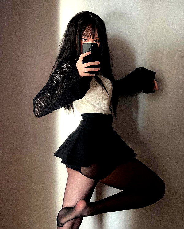 cyberkitty_____ instagram image archive image
