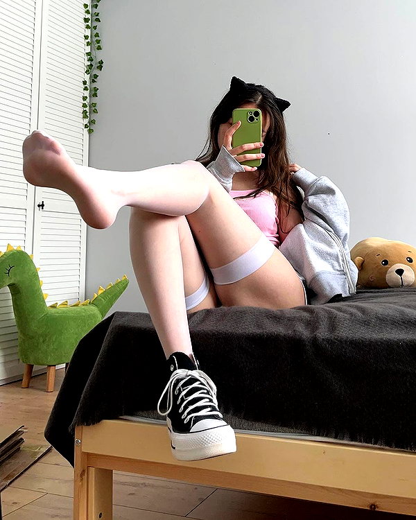 cyberkitty_____ instagram image archive image