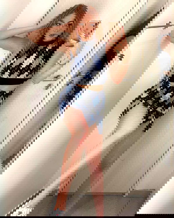 eveliniya eveliniya archive image