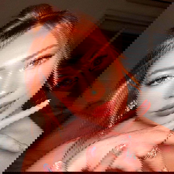 eveliniya eveliniya archive image