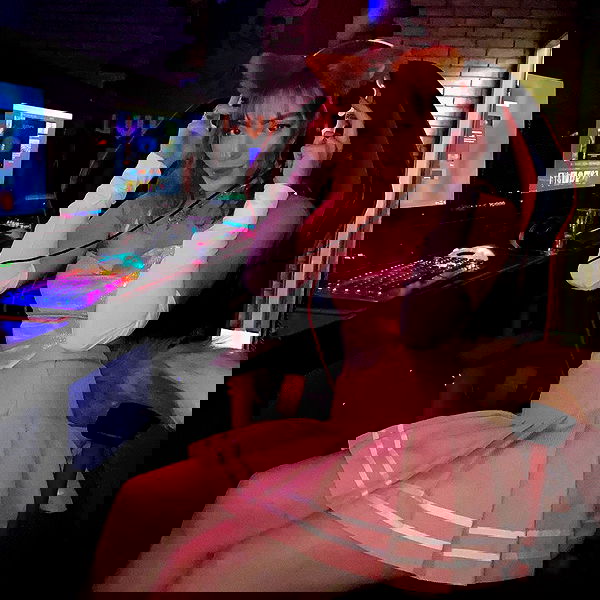 eveliniya eveliniya archive image