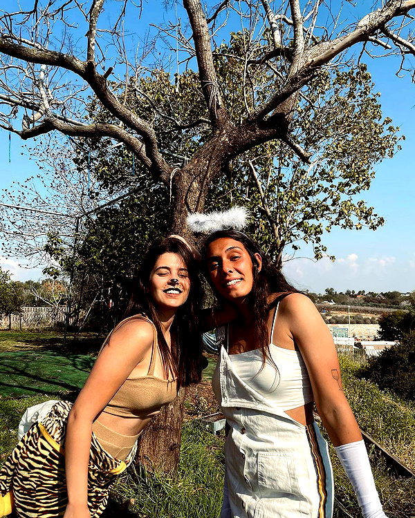 gali_azuolay instagram image archive image